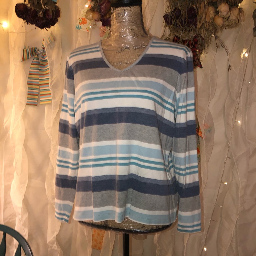 Women’s Long Sleeve Tee size XL